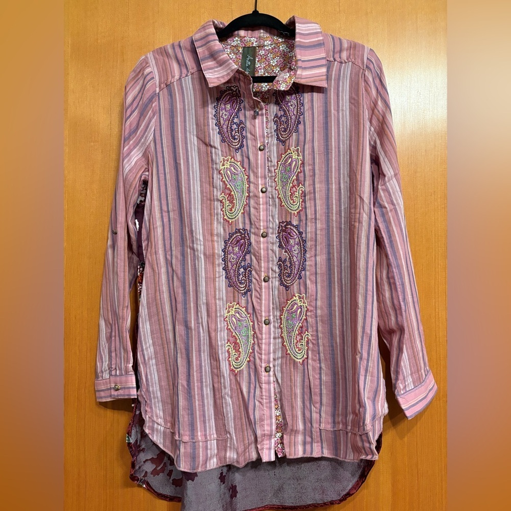Aratta Button-Up Shirt with Paisley Embroidery and Burnt Out Velvet Back